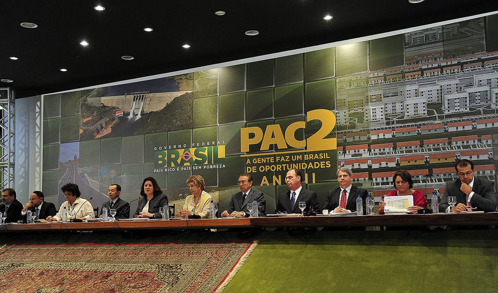 Investimentos do PAC 2 somam R$ 472 bi em 2 anos