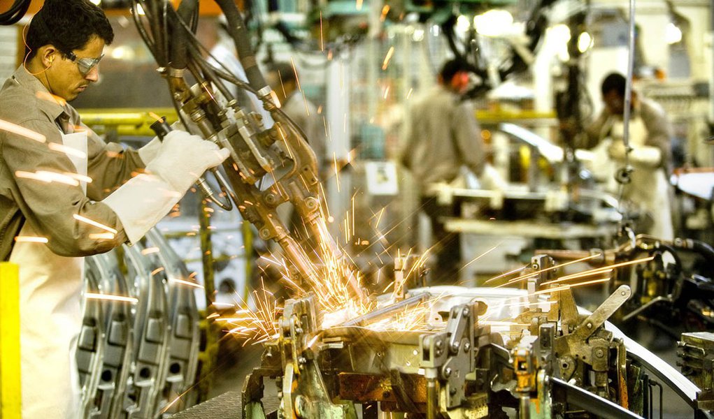 Estimativa para o PIB cai para 2,28% este ano