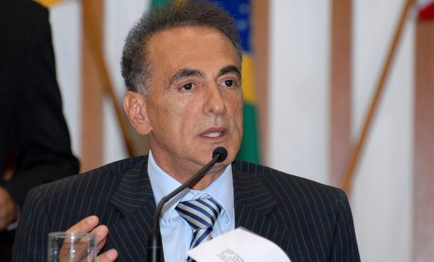 Jardel diz que não teme ação e ameaça promotora
