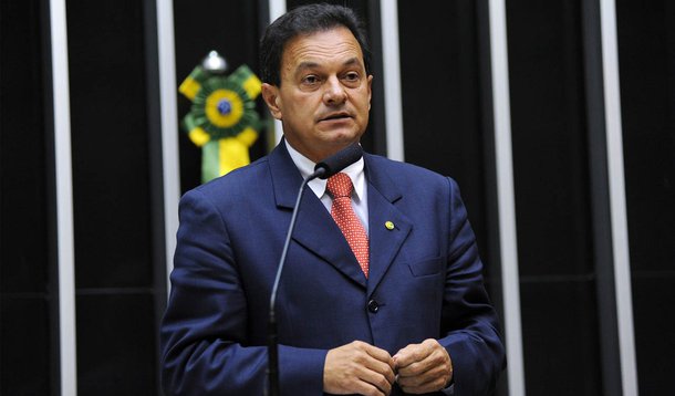 Deputado ensina esquema de compra de votos