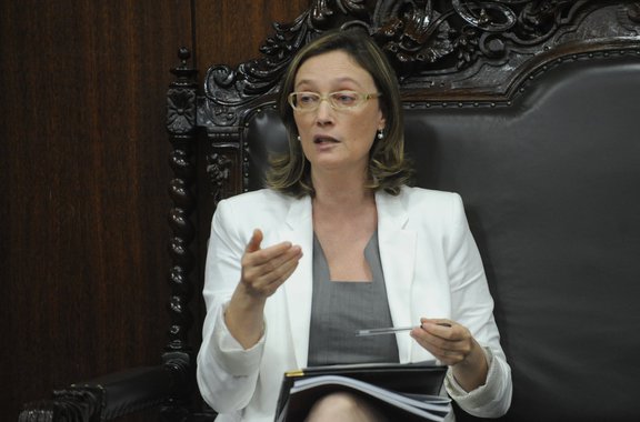 “Manuais da ditadura estão vigentes”, diz ministra