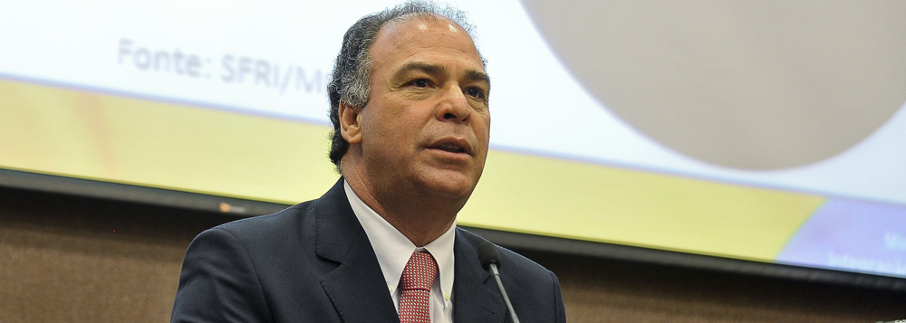 FBC anuncia cisternas e vistoria transposição