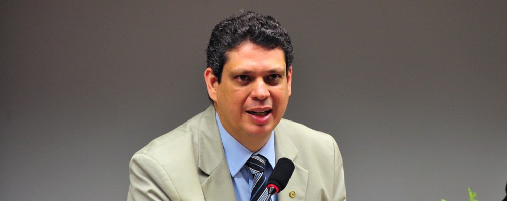 “Não é verdade que o PT está exigindo que Déda volte logo”