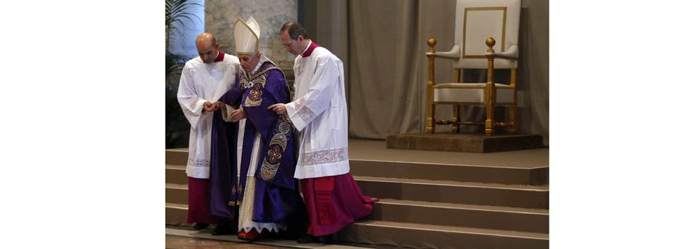 Em 1ª aparição pós-renúncia, papa fala ao Brasil