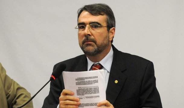 "O plebiscito não está sepultado", diz Fontana