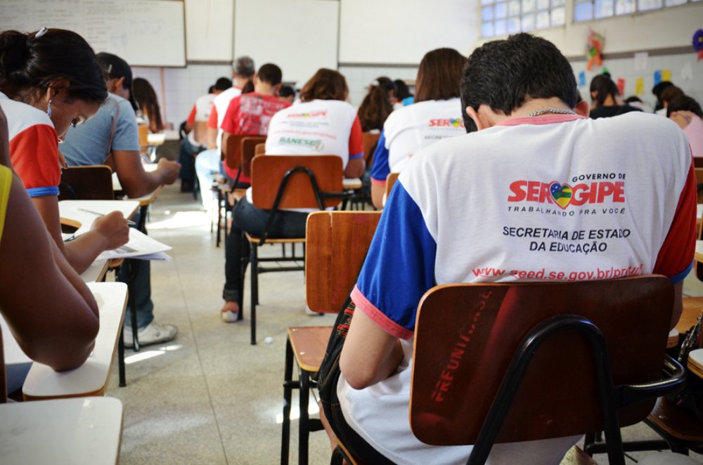 Sergipanos estudam mais; reprovação, analfabetismo e abandono caem