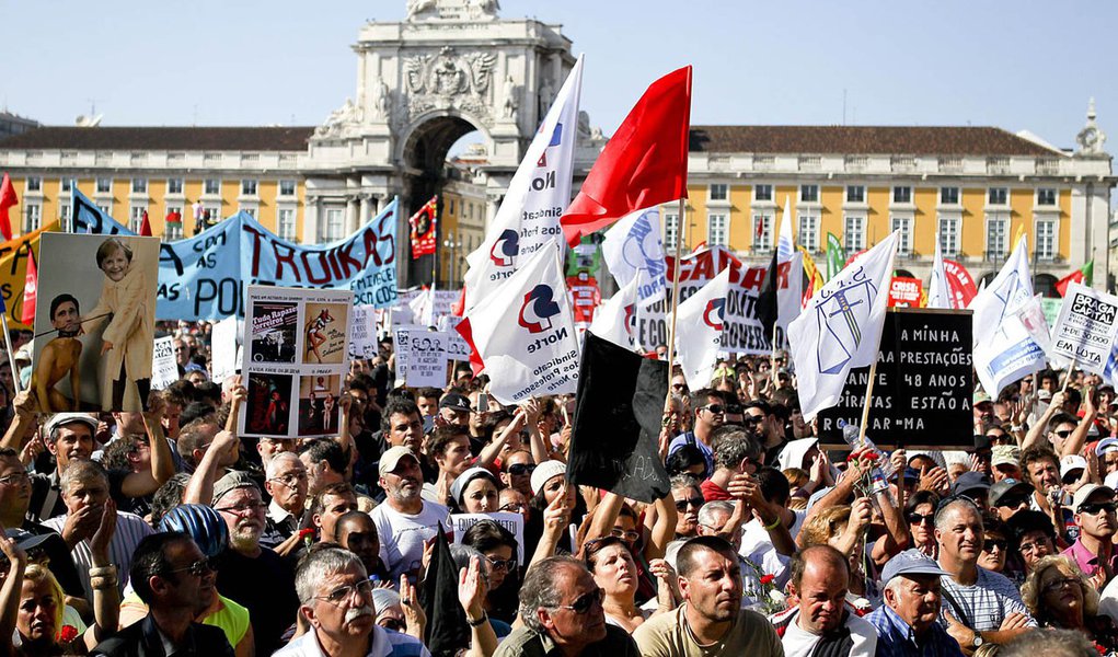 Risco de pobreza atinge 17,9% dos portugueses