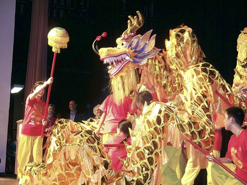 Chineses dão boas-vindas ao Ano da Serpente