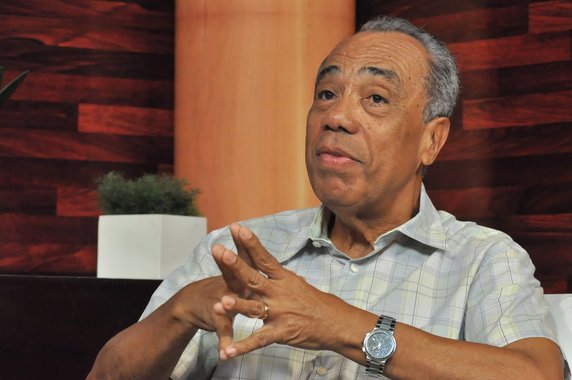João descumpre promessa e aumenta imposto para empresas