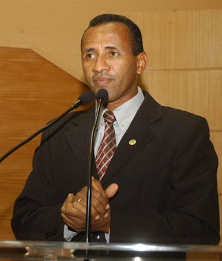 Bancadas do PSB na Câmara e na Assembleia servem a quem?