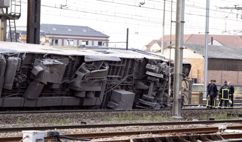 Acidente de trem mata ao menos seis na França