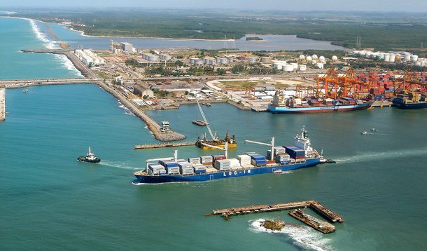 Petrobras estuda produzir gasolina em Suape