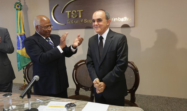Baiano Cláudio Brandão toma posse no TST