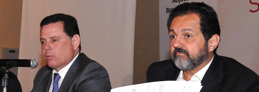Perillo e Agnelo firmam pacto para gerir lixões