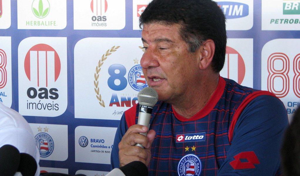 Joel Santana deve ser anunciado novo treinador do Flamengo