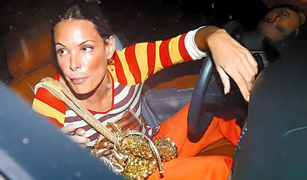 Carolina Ferraz não faz teste do bafômetro e perde a carteira