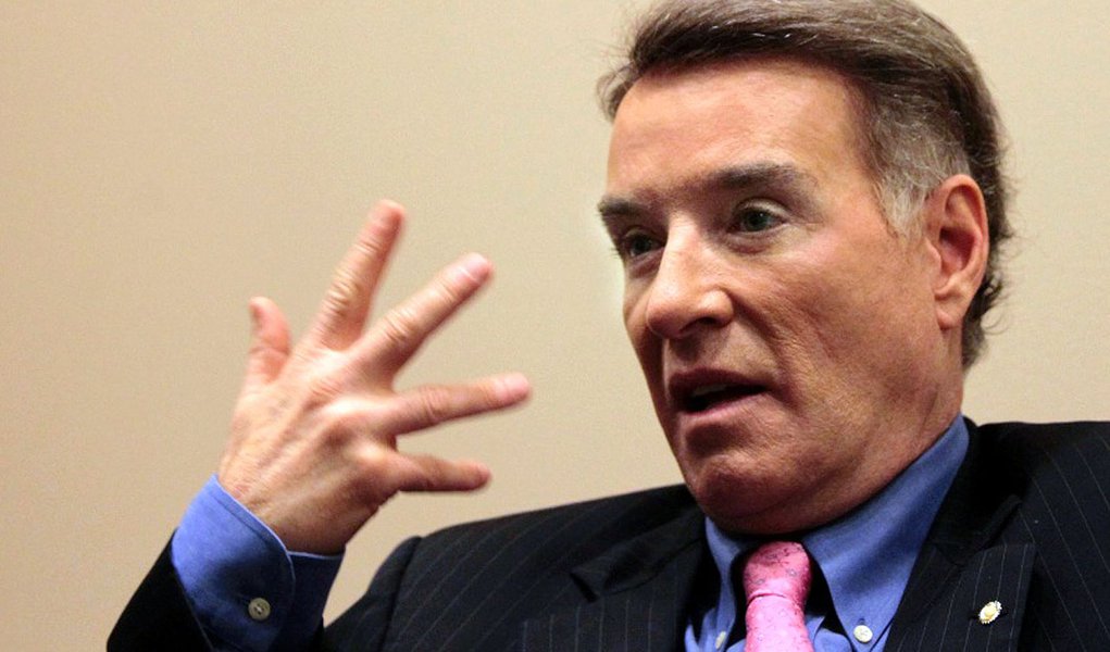 Eike reduz fatia na OGX sob ameaça de bloqueio