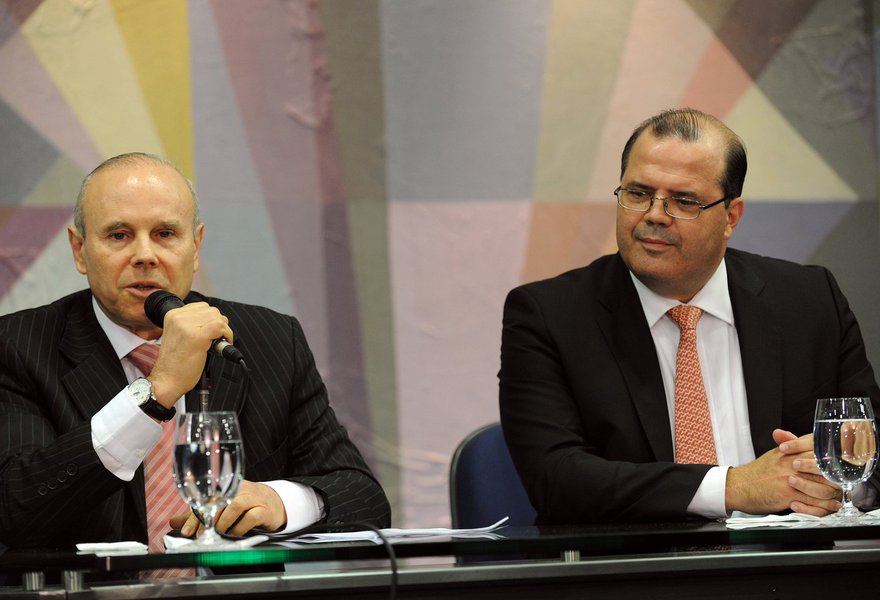 Mantega e Tombini divergem sobre inflação