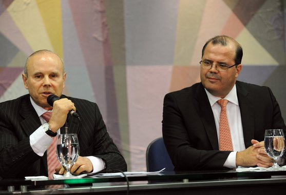 Mantega e Tombini divergem sobre inflação
