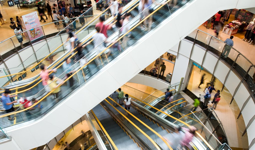 Confiança do setor de serviços cai 17,3% 