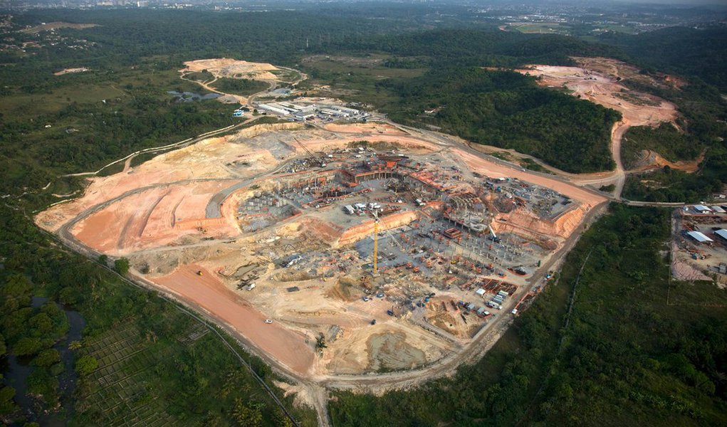 Justiça considera abusiva a greve na Arena Pernambuco