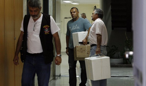 Operação contra desvio de medicamentos prende 12