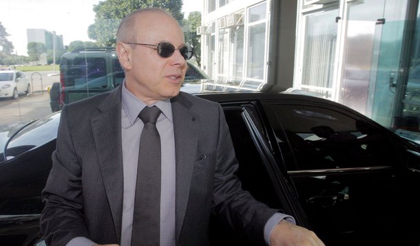 Mantega sabia das acusações contra o chefe da Casa da Moeda