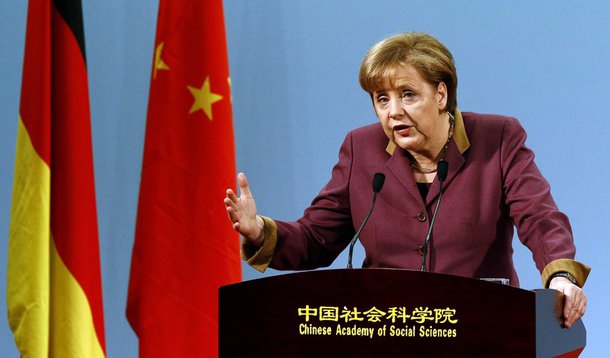 Merkel chega à China para conversar sobre zona do euro