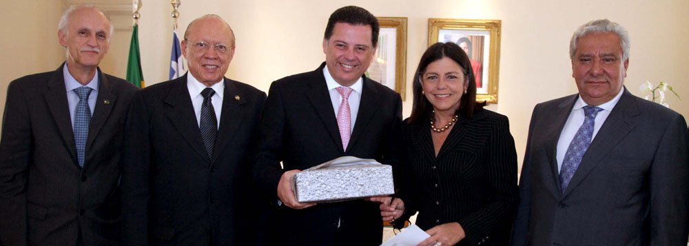 Goiás propõe parceria para utilizar o Porto de Itaqui