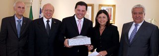 Goiás propõe parceria para utilizar o Porto de Itaqui