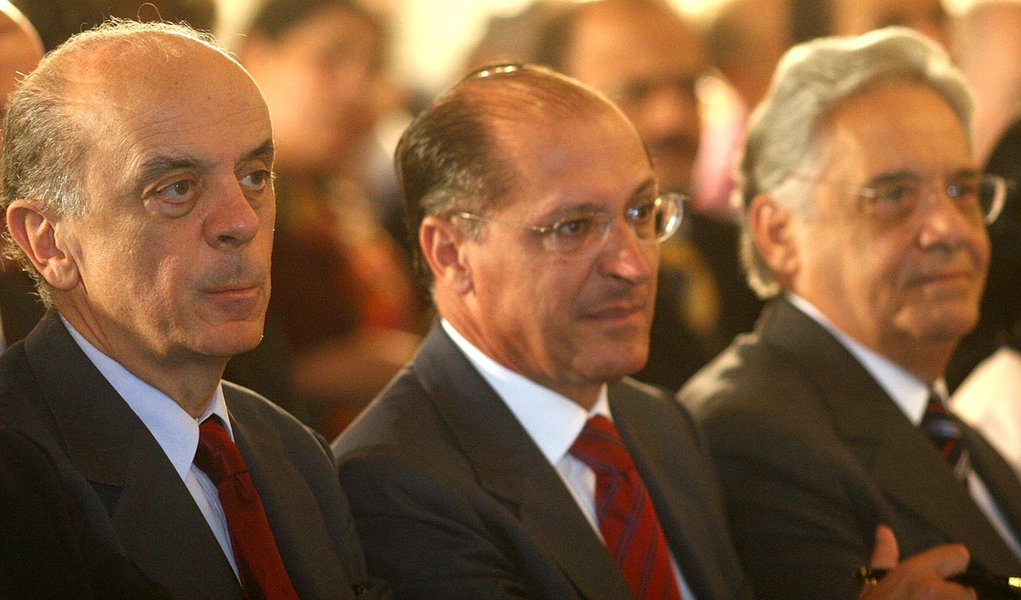 Alckmin vai reduzir número de secretarias
