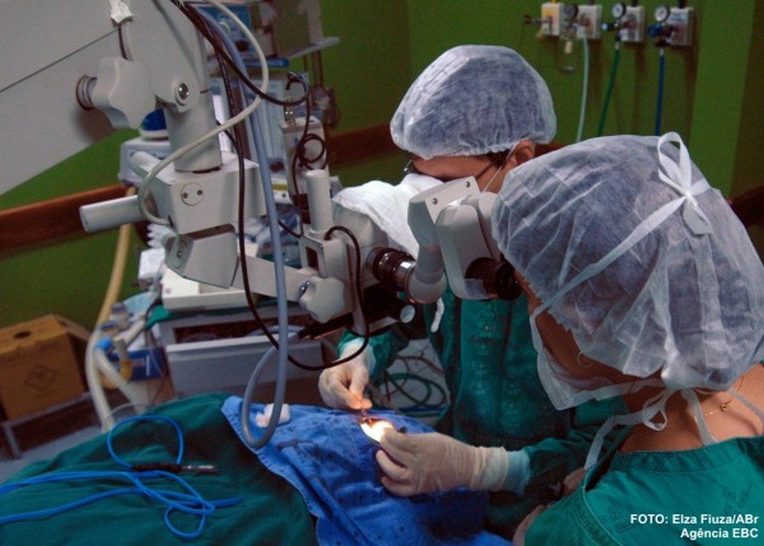 Crer faz 1º transplante de córneas de sua história