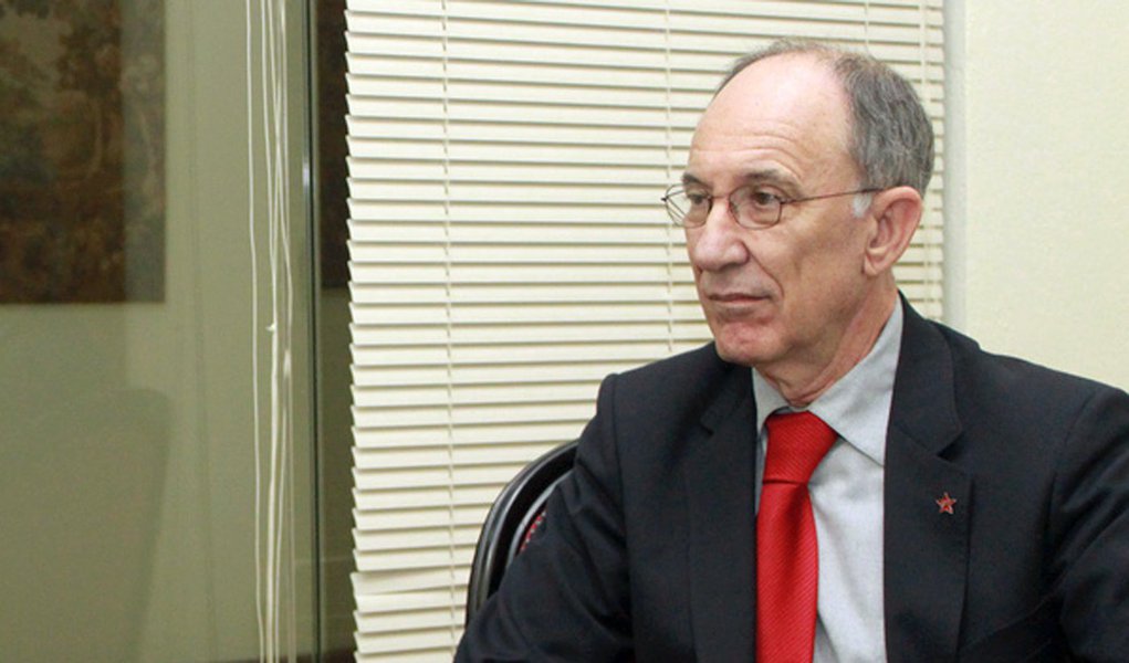 Rui Falcão reforça campanha em Pernambuco