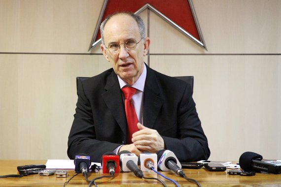 PT insiste em constituinte e defende lei de meios