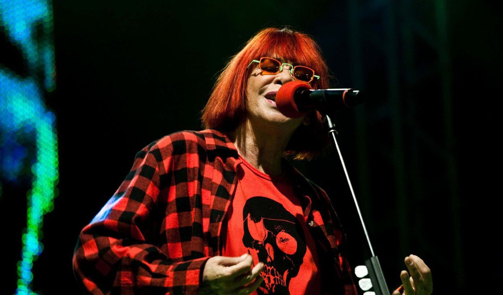 Após prisão, Rita Lee é indiciada por desacato 