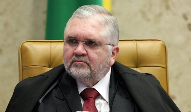 Gurgel recebe perguntas da CPI do Cachoeira