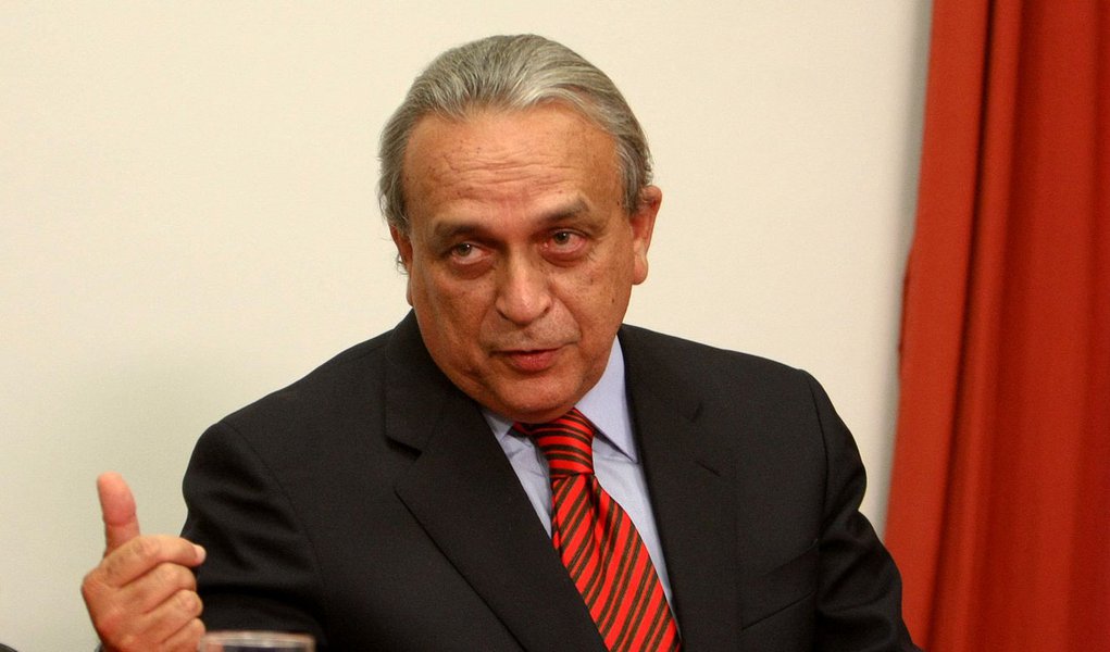 PSDB já fala em Aécio Neves como candidato à Presidência