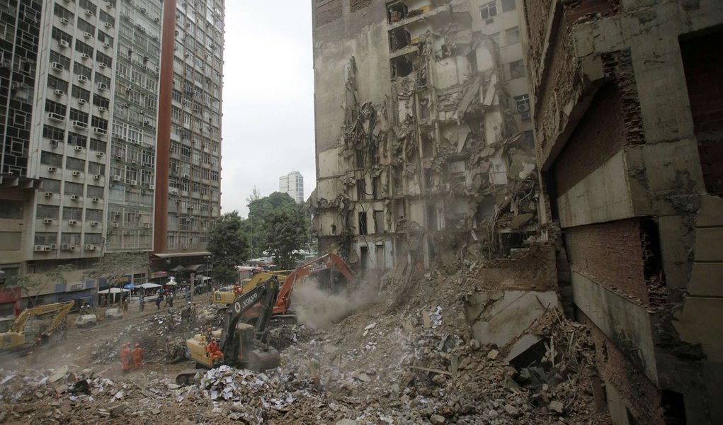 Vítimas da tragédia no Rio não têm a quem recorrer