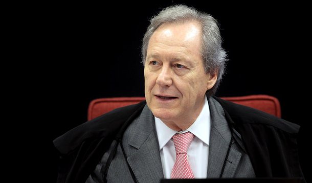 Juízes veem conspiração de mensaleiros contra STF