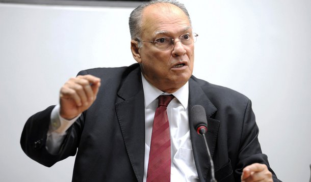 Freire cobra postura oposicionista do PSDB