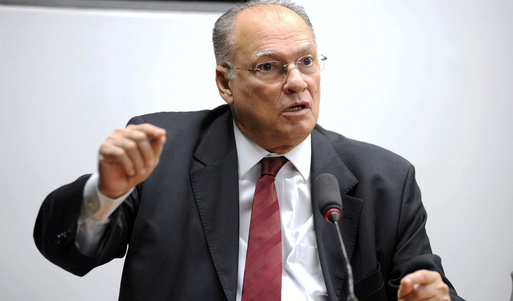 Freire cobra postura oposicionista do PSDB