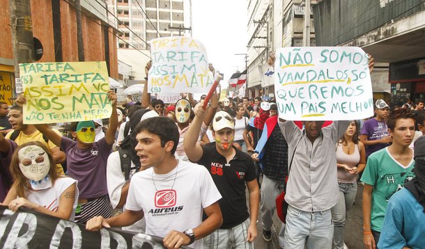 O protesto se repete em Recife, mas sem a mesma força  