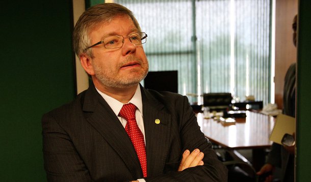 Marco Maia sai de férias e não avisa ninguém