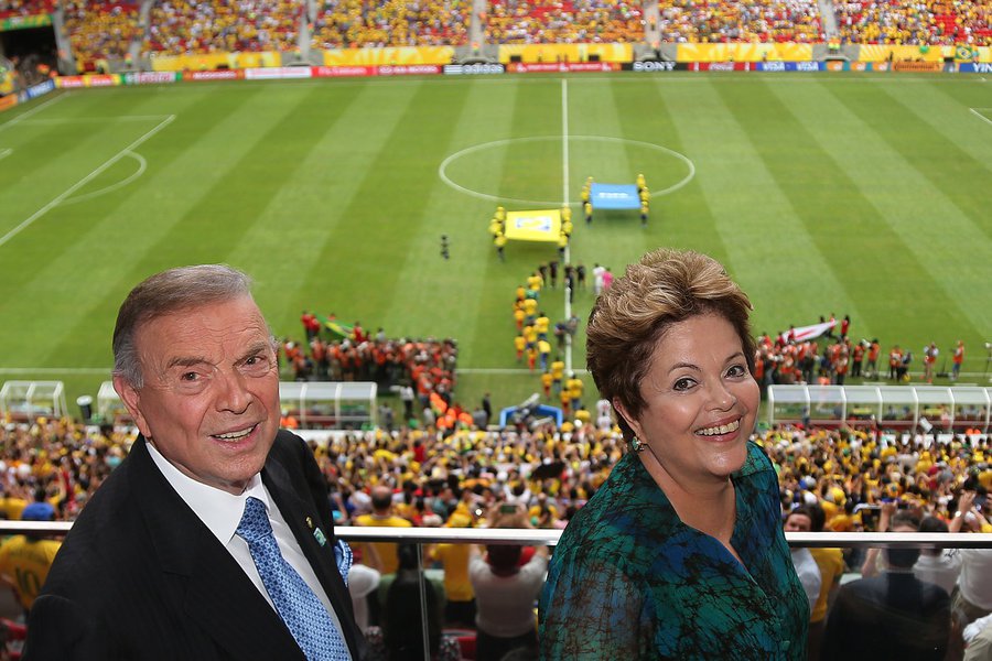 CBF desmente rusgas com Dilma e oferece seleção