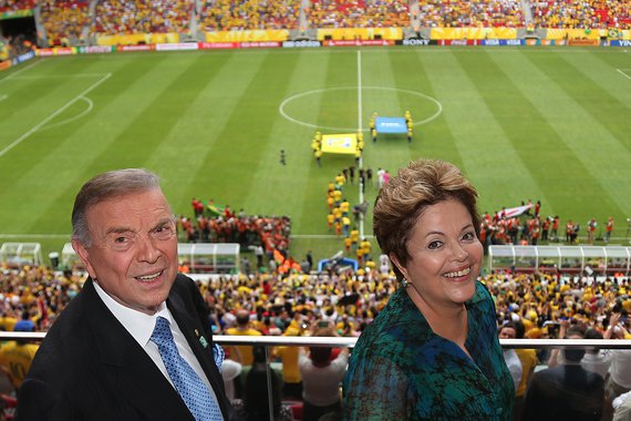 CBF desmente rusgas com Dilma e oferece seleção