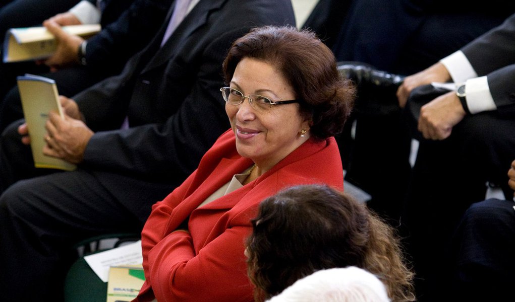 Ideli Salvatti defende aprovação de regime diferenciado para obras do PAC