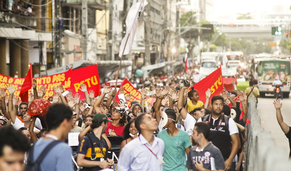Quarto protesto de estudantes nesta sexta