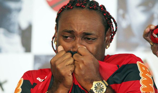 Festa para Love no Flamengo rende lágrimas do jogador