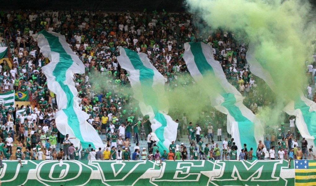 Confronto entre torcidas deixa quatro baleados em Goiás