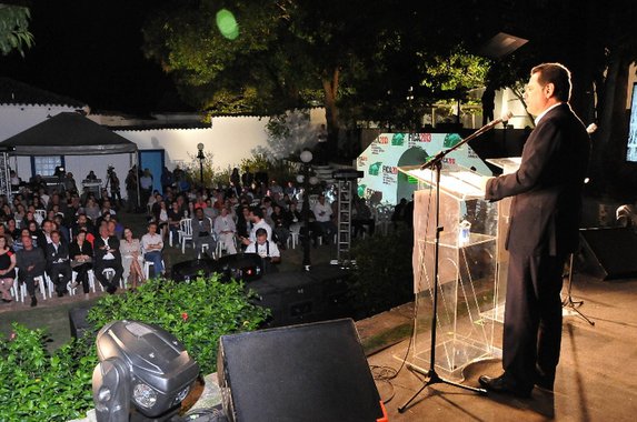 Perillo realiza abertura do 15º Fica na Cidade de Goiás